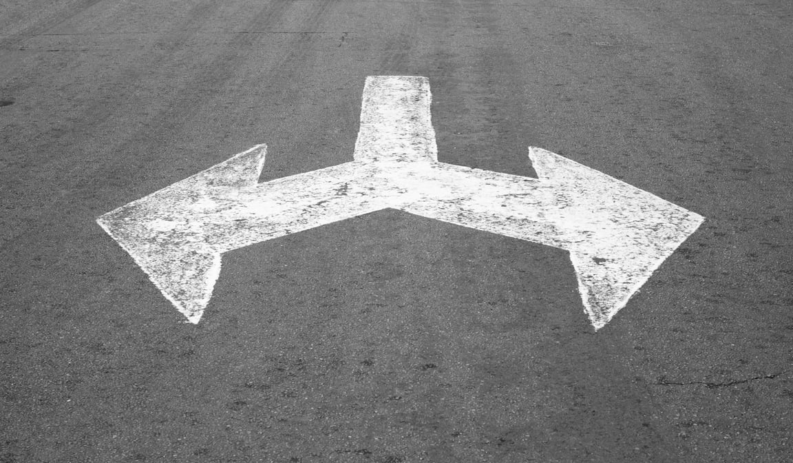 black-and-white-direction-choice-arrow-two-twin-decision-flecha-direccion_t20_g1WjWd